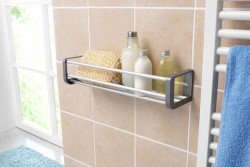 Оцінюємо різноманіття полиць для ванної кімнати: види та матеріали виробів