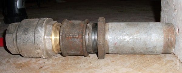 Установка кульового крана на стояки