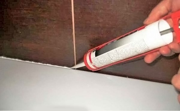 Як встановити ванну своїми руками: послідовність і тонкощі проведення робіт