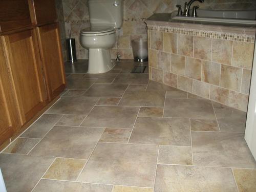 Інтерєр ванної кімнати поєднаної з туалетом