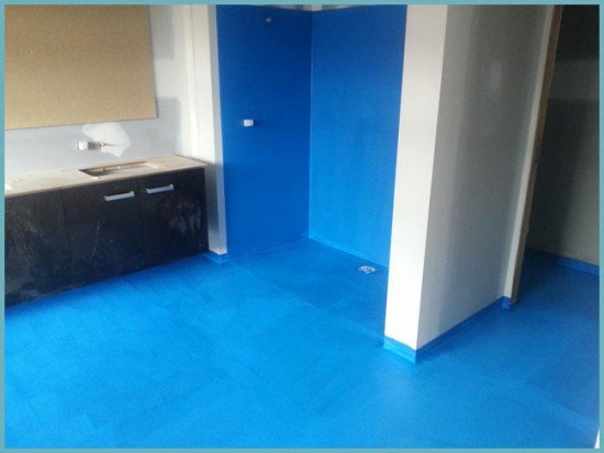 Робимо гідроізоляцію ванної кімнати: що краще використовувати під плитку