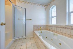 Вибираємо відповідні двері для ванної та туалету