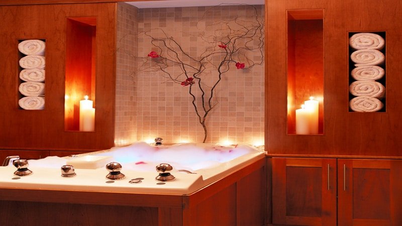 Кольорова плитка для ванної: фото зразків