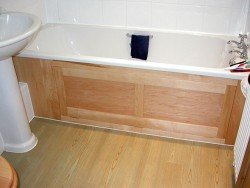 Як і чим закрити простір під ванною