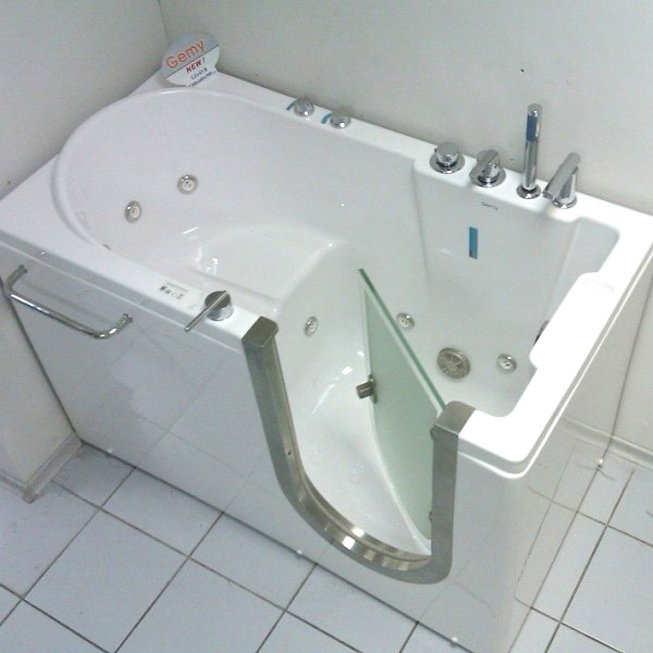 Які існують розміри ванни, в залежності від типу