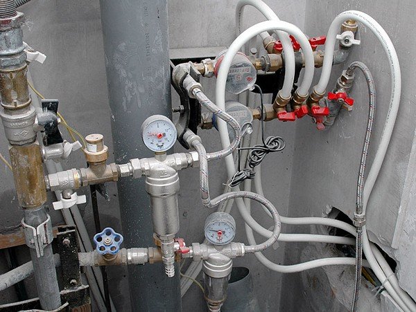 Розводка труб у ванній: схема і принцип монтажу