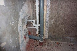 Монтаж каналізаційного стояка у квартирі: особливості виконання роботи своїми руками