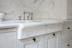 Вибираємо камяну мийку для кухні