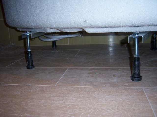 Установка акрилової ванни своїми руками