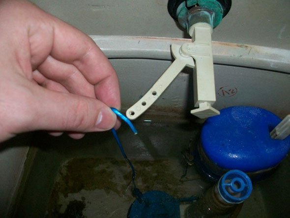 Ремонт унітазу: усуваємо текти зливного бачка