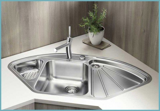 Кутова мийка для кухні: нюанси вибору