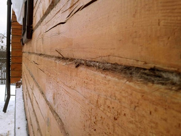 Як і чим правильно конопатити лазню з бруса: мохом, джутом або клоччям? Як і чим правильно конопатити лазню з бруса: мохом, джутом або клоччям?