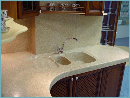 Вибираємо камяну мийку для кухні