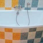 Чим чистити акрилову ванну: як можна почистити, ніж мити, які засоби використовувати