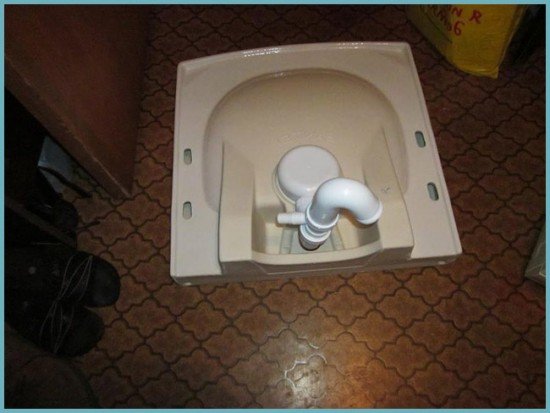 Раковина латаття: вибираємо і розміщуємо над пральною машиною