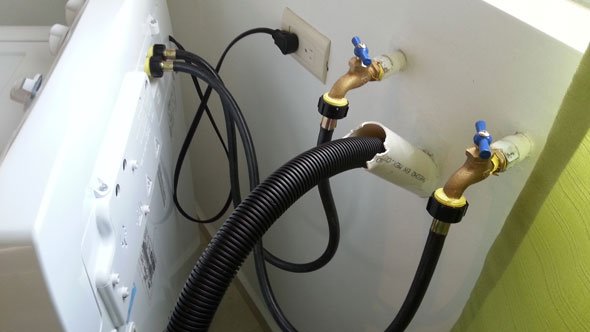 Підключення пральної машини до водопроводу і каналізації: корисні поради