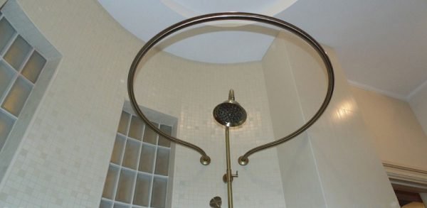 Г подібний карниз для кутовий і асиметричної ванни (фото і відео) Г подібний карниз для кутовий і асиметричної ванни (фото і відео)