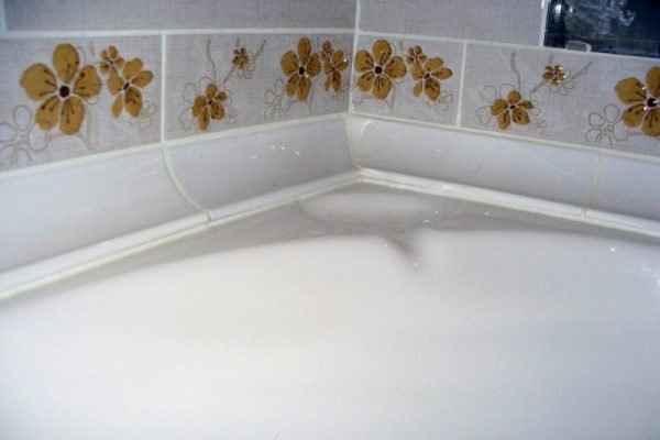 Установка акрилової ванни на каркасі своїми руками — збірка і монтаж (відео, фото) Установка акрилової ванни на каркасі своїми руками — збірка і монтаж (відео, фото)