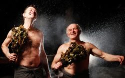 Паримося в лазні правильно. А як ви паритеся? Паримося в лазні правильно. А як ви паритеся?