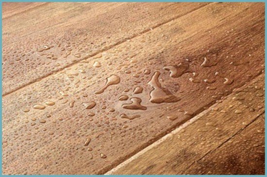 Вологостійкий ламінат – сучасне підлогове покриття для ванної кімнати: характеристики, особливості його вибору, поради