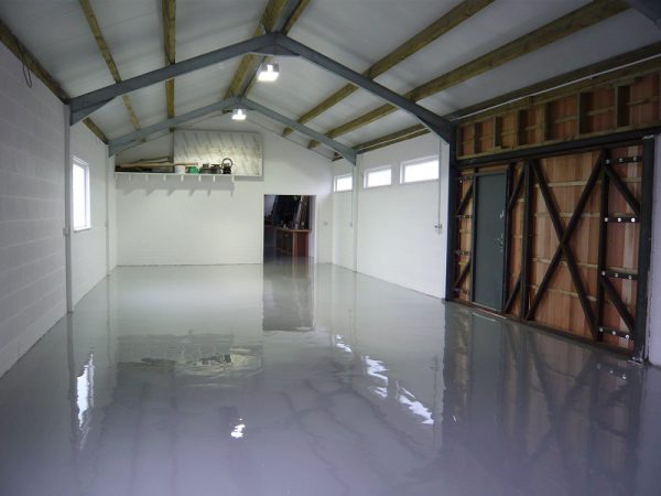 Наливна підлога у ванній кімнаті своїми руками — фото та відео інструкція