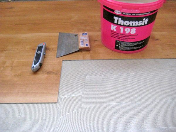 Який клей для плитки буде краще, його види та поради з вибору