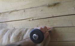 Як і чим правильно конопатити лазню з бруса: мохом, джутом або клоччям? Як і чим правильно конопатити лазню з бруса: мохом, джутом або клоччям?