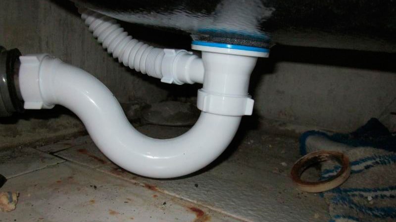 Сифон для ванни: який краще вибрати і встановити