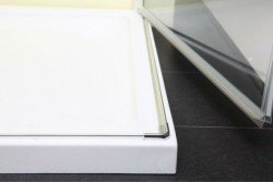 Заміна фурнітури в душовій кабіні: встановлюємо ролики і ущільнювач самостійно