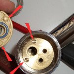 Як розібрати змішувач одинважільний у ванній