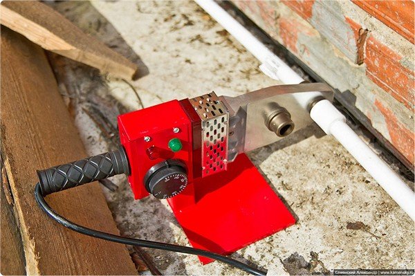 Водопровід своїми руками: послідовність виконання робіт, тонкощі і нюанси монтажу