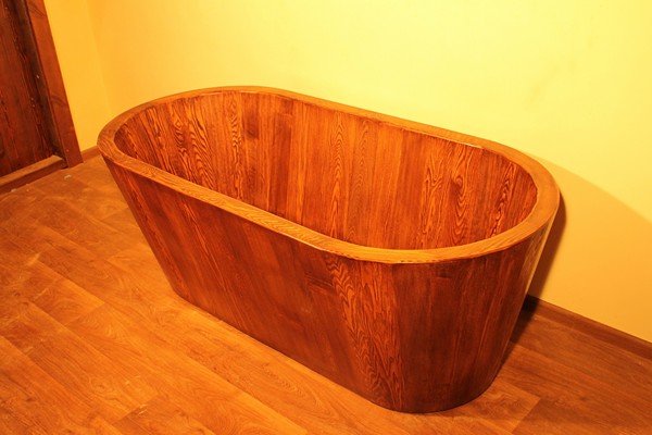 Деревяна ванна: переваги, недоліки, різновиди та самостійне виготовлення Деревяна ванна: переваги, недоліки, різновиди та самостійне виготовлення