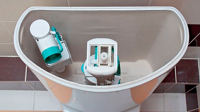 Установка і кріплення бачка до унітазу