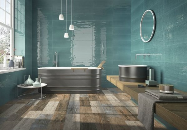 Плитка під дерево у ванну кімнату — дизайн і оформлення (відео, фото)