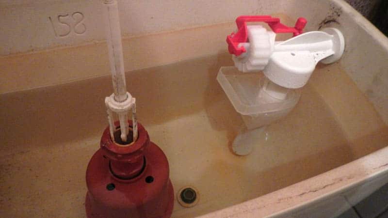 Не набирається вода в бачок унітазу: ремонт своїми руками
