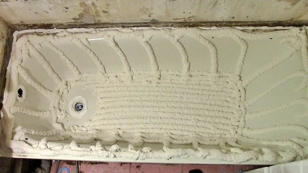 Вкладиш у ванну: переваги, як вибрати і як встановити своїми руками