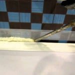 Як і чим закрити щілину між ванною і стіною