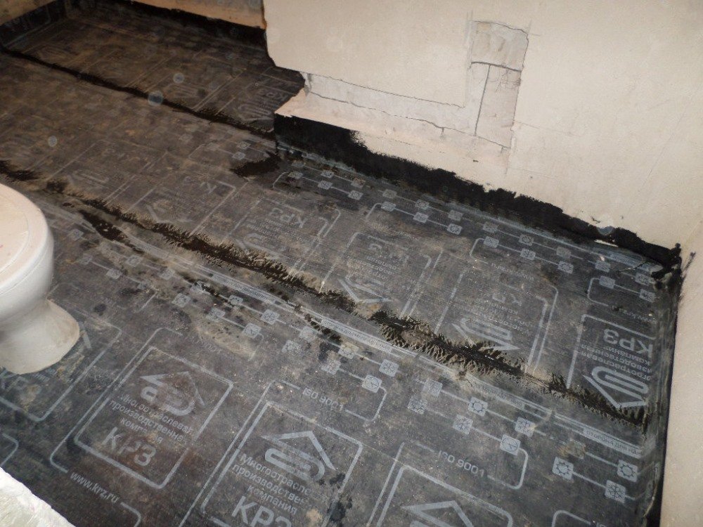 Інтерєр ванної кімнати поєднаної з туалетом