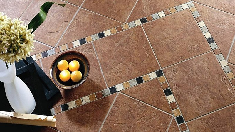 Укладання плитки на деревяну підлогу у ванній