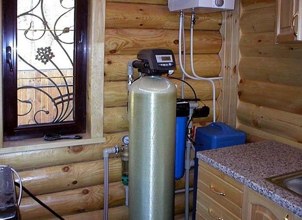 Очищення води зі свердловини і колодязі від заліза: як вибрати фільтр для дачі або приватного будинку?