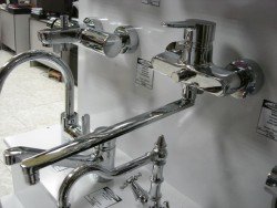 Ремонт змішувача у ванній: як полагодити своїми руками