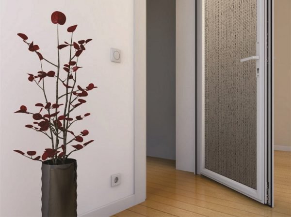 Пластикові двері у ванну кімнату і туалет — види і особливості (фото, відео)