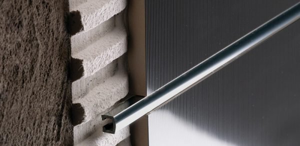 Керамічний декор для ванної, види кутових бордюрів (фото, відео)