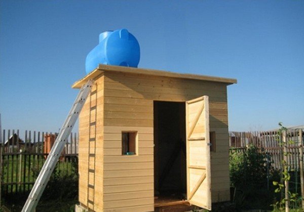 Душова кабіна для дачі: як вибрати і як виготовити своїми руками