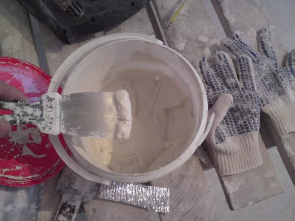 Чим і як закрити скол на емальованої ванни своїми руками — відео і фото