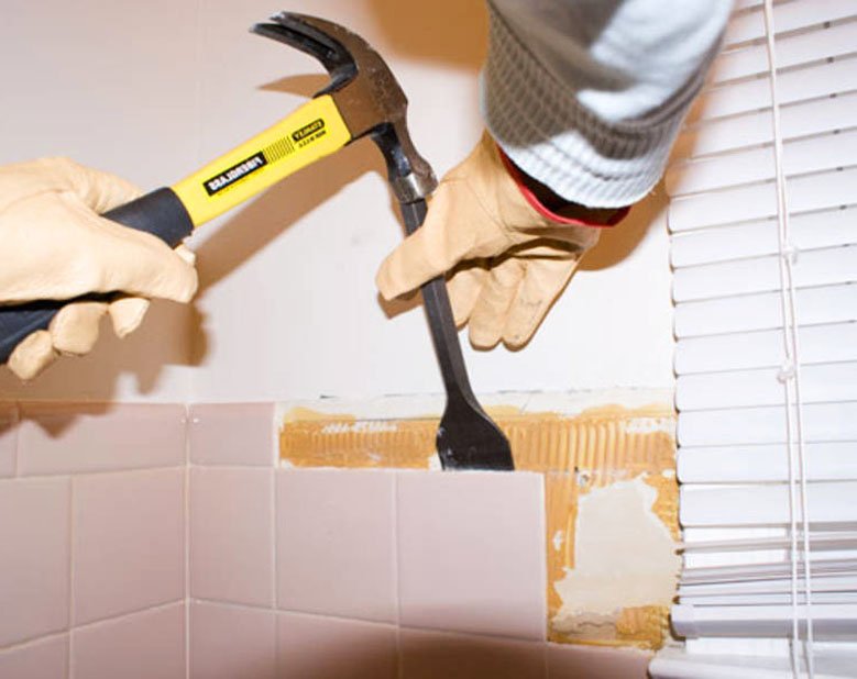 Інструкція як клеїти плитку у ванній на стіну самостійно