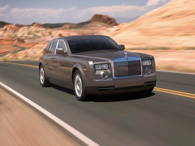 Топ 10 найбільших автомобілів у світі
