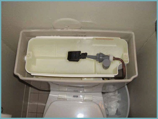 Як позбутися від постійного конденсату на бачку унітаза