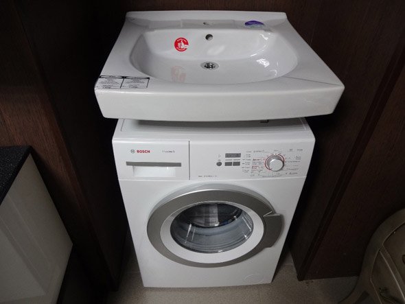 Раковина латаття: вибираємо і розміщуємо над пральною машиною