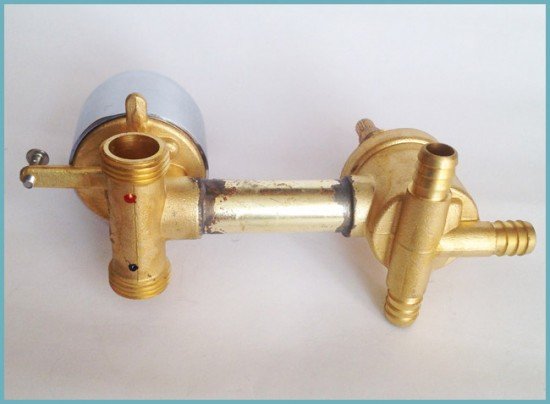 Як правильно вибрати змішувач для душу та душовий кабіни